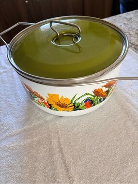 Vintage Olive Green Floral Enamel Stockpot with Lid Siltal Italy pot